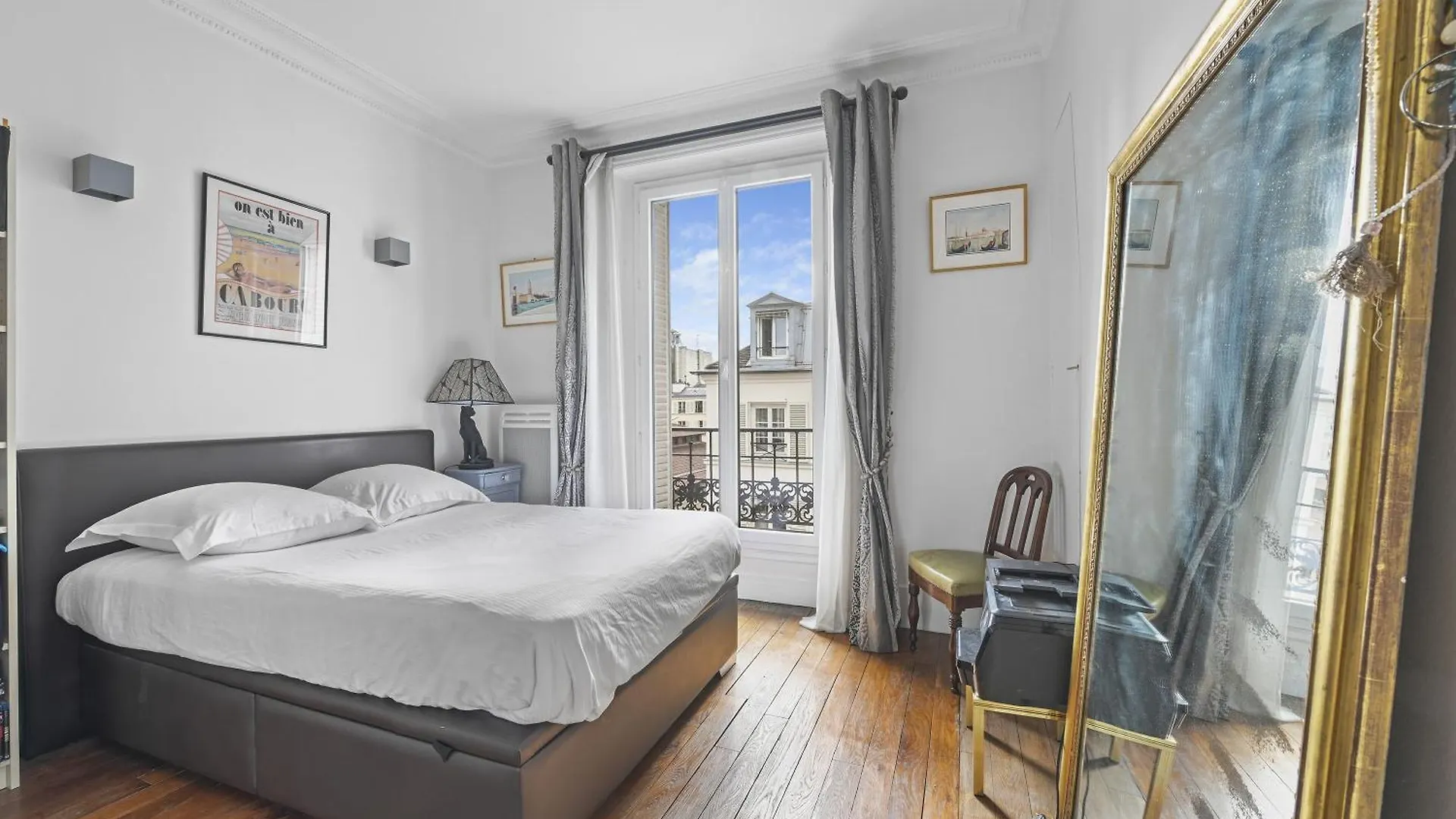 Veeve - Magic On The Marche Apartment Paris